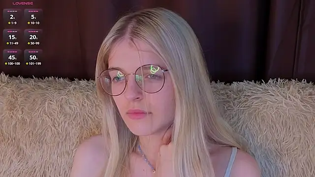 MonicaShiny online show from November 7, 7:19 pm