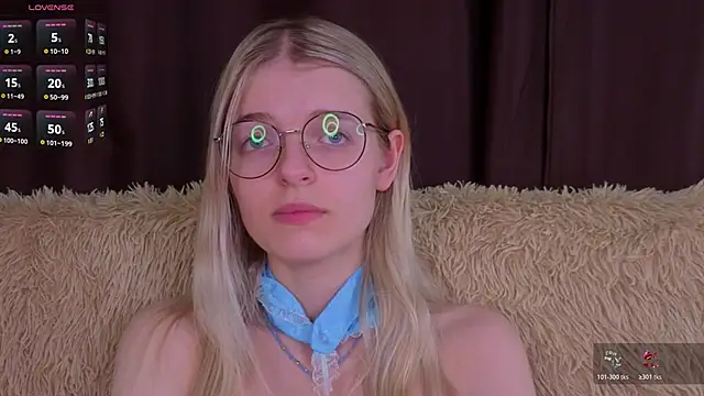 MonicaShiny online show from November 10, 8:04 pm