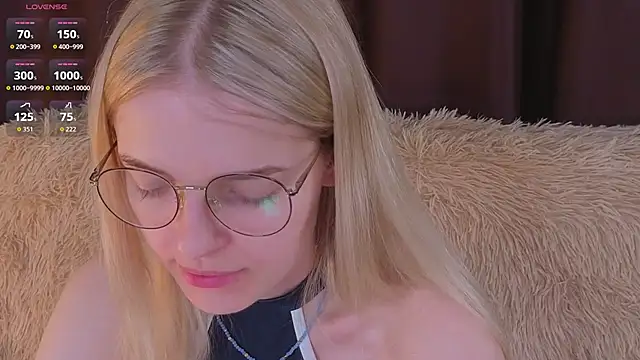 MonicaShiny online show from October 23, 5:52 pm