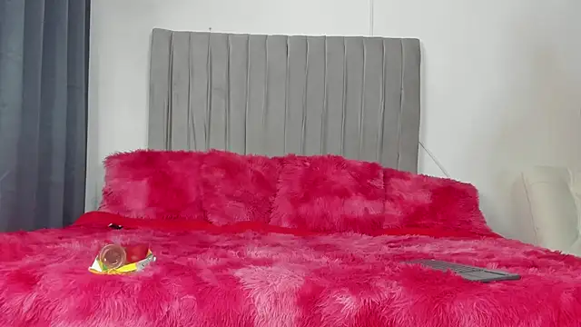 ROSA PINKY online show from November 10, 7:31 pm