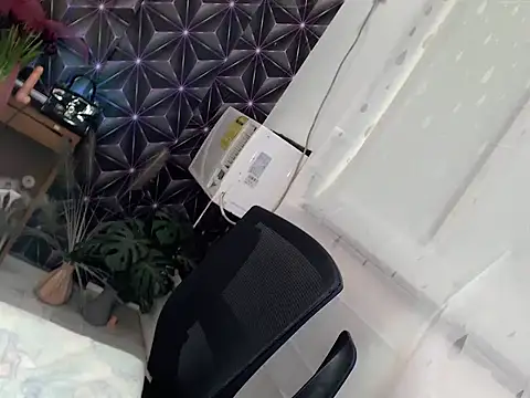 Hot chely online show from November 11, 11:46 pm