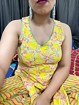 vickyandtania online show from October 20, 6:00 pm