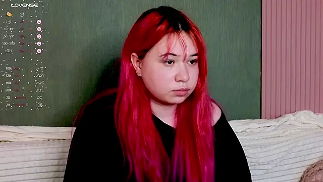 Klee Love online show from November 19, 7:41 am