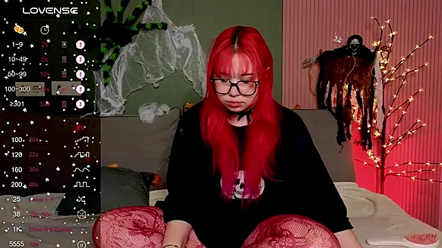 Klee Love online show from October 22, 4:28 am