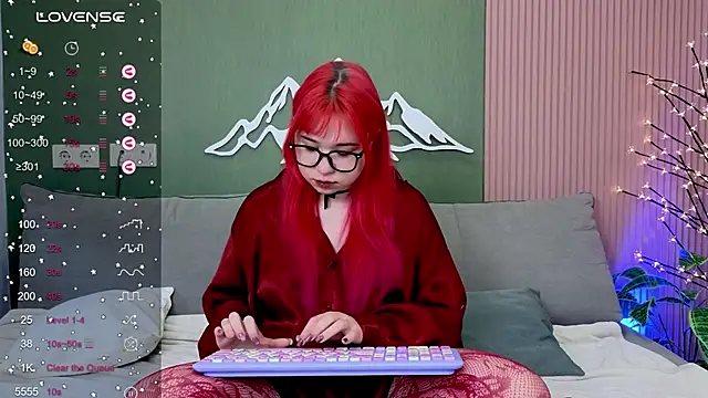 Klee Love online show from October 13, 4:48 am