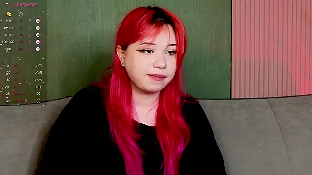 Klee Love online show from November 11, 8:00 am