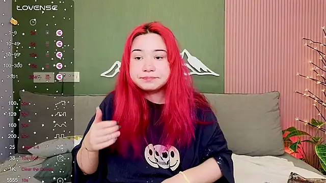 Klee Love online show from October 18, 4:15 am