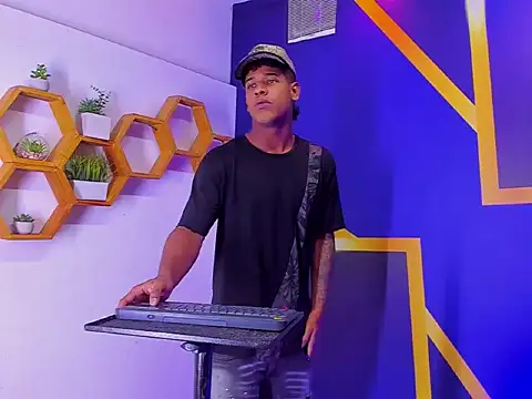 Play boys Hot2 online show from October 10, 12:54 pm