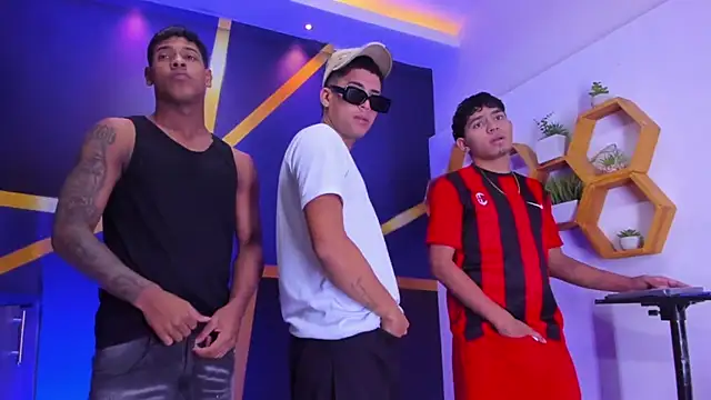 Play boys Hot2 online show from October 9, 12:42 pm