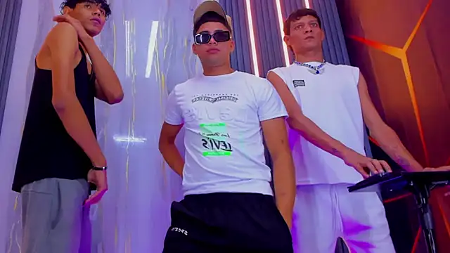 Play boys Hot2 online show from November 5, 12:54 pm