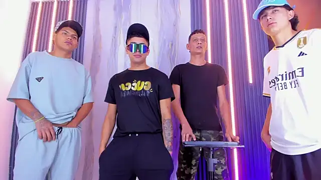 Play boys Hot2 online show from November 12, 1:20 pm