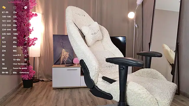 Playful Lia online show from January 13, 3:05 pm