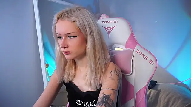 Celeste eyes0n online show from November 18, 8:54 pm