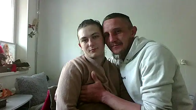 Twolatte1520 online show from April 28, 9:35 am