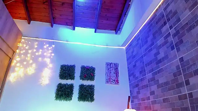 luna valen online show from February 21, 6:36 am