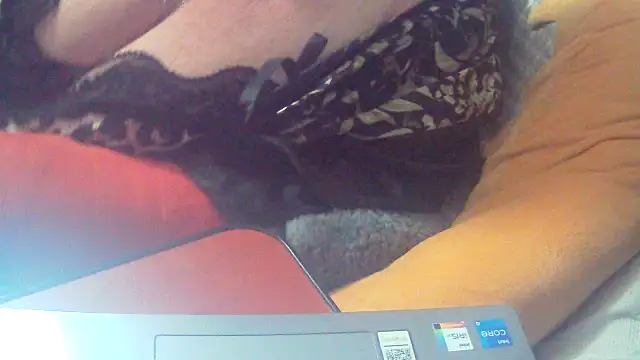 Playful MILF Demi online show from November 3, 2:59 am