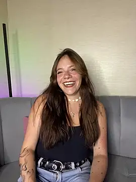 Emmily pink online show from October 8, 3:44 am