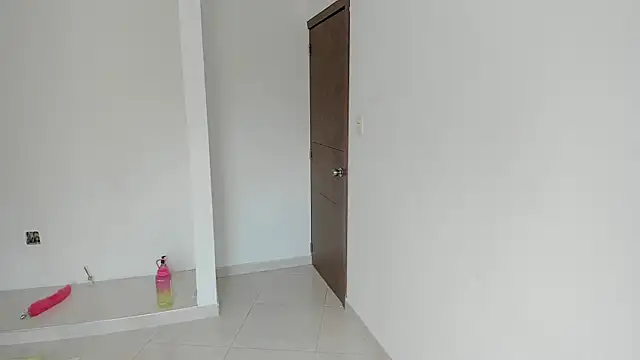 talianasweet03 online show from November 18, 7:15 pm