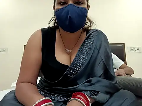 horny milf couple online show from February 5, 7:06 pm