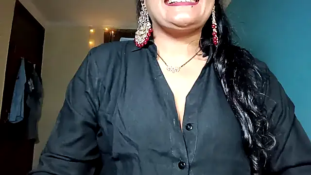 horny milf couple online show from April 14, 8:31 pm