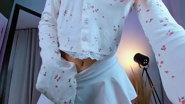 Oki Mie online show from November 13, 3:00 pm