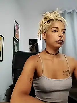 Helenoir online show from March 18, 12:43 pm