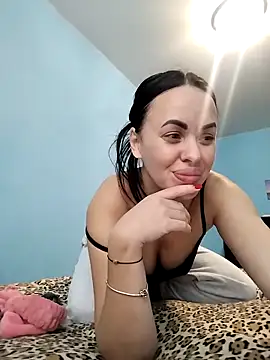 Stefaniyaxq online show from November 4, 9:03 am