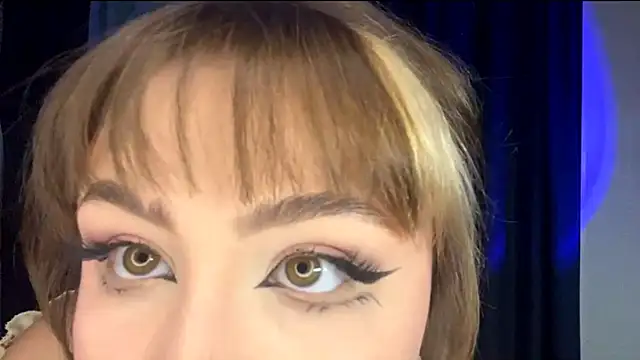 LunaMoonstar online show from November 19, 4:51 pm