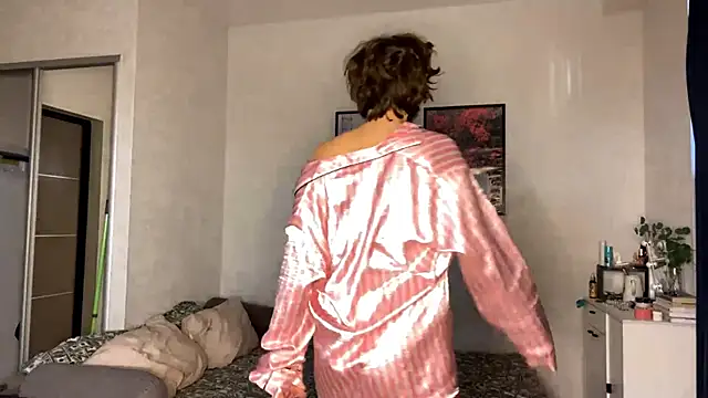 LunaMoonstar online show from October 29, 1:37 pm