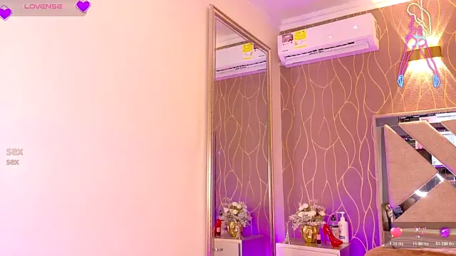 Sofiacleyton2 online show from October 28, 12:33 pm