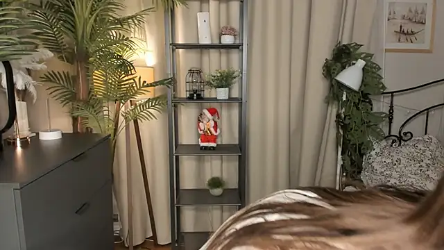 ThelmaJusto online show from December 5, 3:57 pm