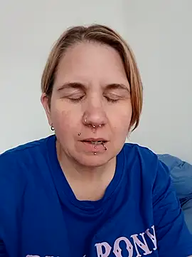 Snapshot of LaceyWestxx chatting on October 8, 1:04 pm LaceyWestxx online show from October 8, 1:04 pm