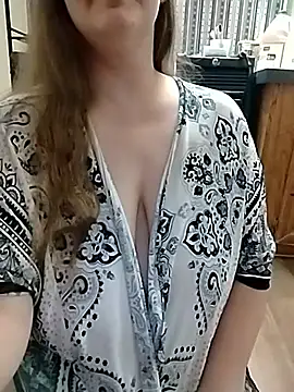 AugustRayn online show from October 11, 2:05 am