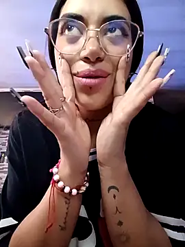 Carla Bennett   online show from November 12, 12:03 pm