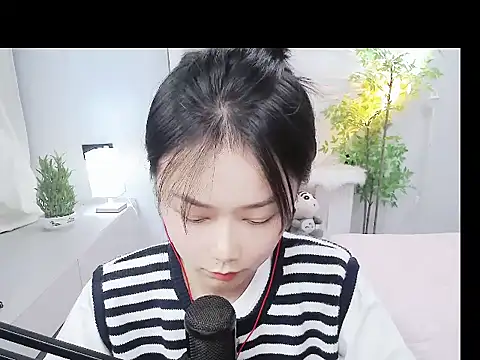 mili0923 online show from October 13, 5:15 pm