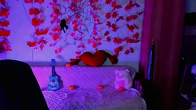 HoneyDazzle online show from October 12, 5:37 pm