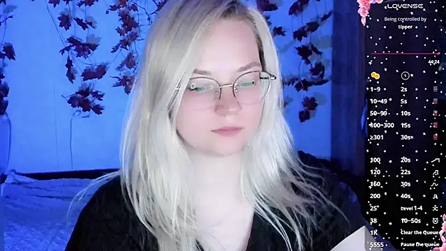 HoneyDazzle online show from November 16, 6:52 pm