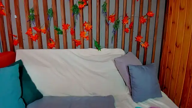 Olivia Grantt online show from November 18, 1:17 am