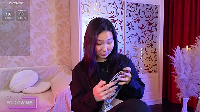 Yoon Mii online show from October 7, 10:30 am