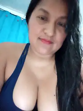 lucia00xx online show from December 15, 1:33 am