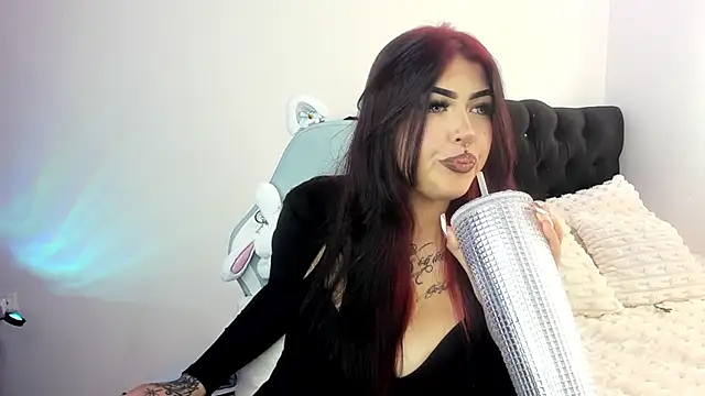 hollycute   online show from February 21, 6:41 pm