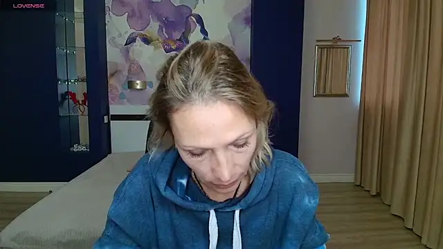 AlinaMoor online show from October 7, 6:18 am