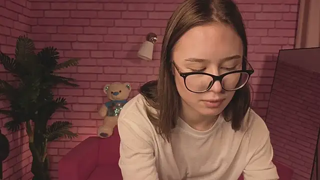 Georgia Conner  online show from October 7, 10:41 am