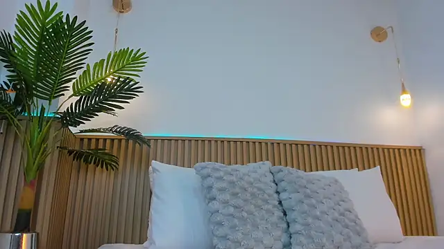 Snapshot of sabrina_f0xx chatting on October 22, 11:37 am sabrina f0xx online show from October 22, 11:37 am