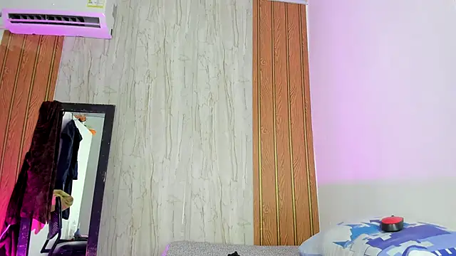 luisabecker  online show from November 4, 2:00 pm