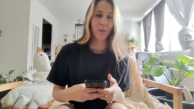 Inked Snow Muse online show from November 17, 4:51 pm