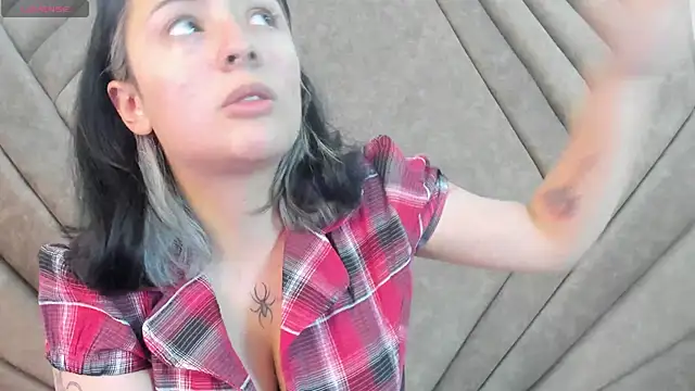 Mythical Girl online show from November 3, 7:29 pm