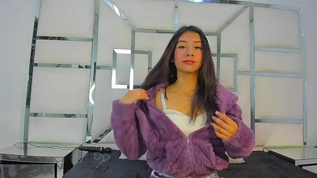 Mia clark18 online show from October 10, 3:33 am