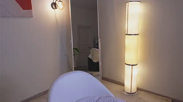 Any mo0n online show from October 28, 11:05 am