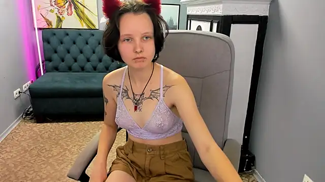 PeachyDream  online show from October 8, 12:20 pm